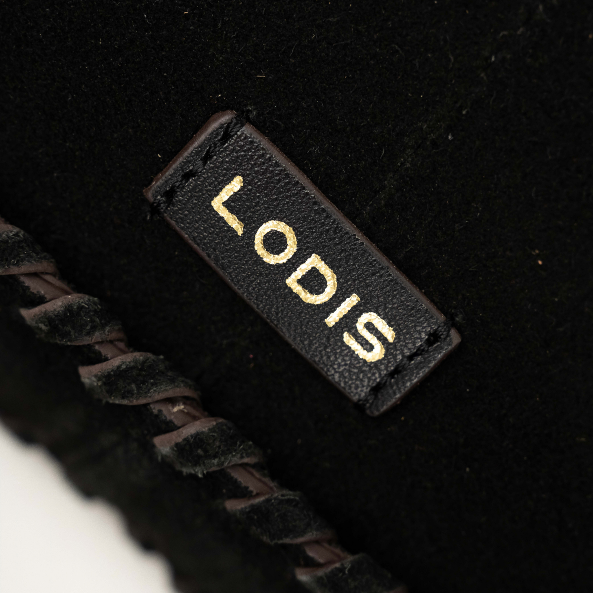 LUMOS SUEDE CROSSBODY - BLACK
