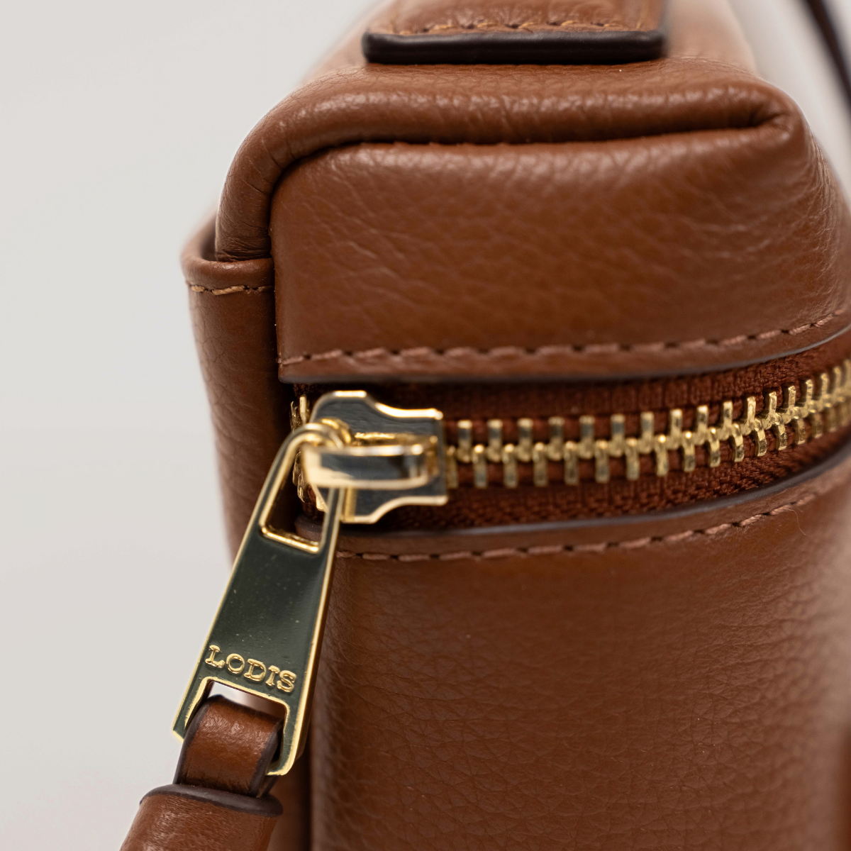 STRATOS TEXAS CROSSBODY - CHESTNUT