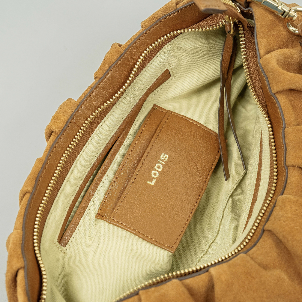 ARION CLUTCH - TAN