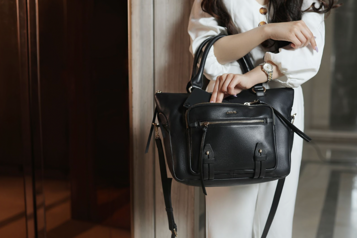 How to Clean a Leather Purse, According to Experts - Buy Side from WSJ