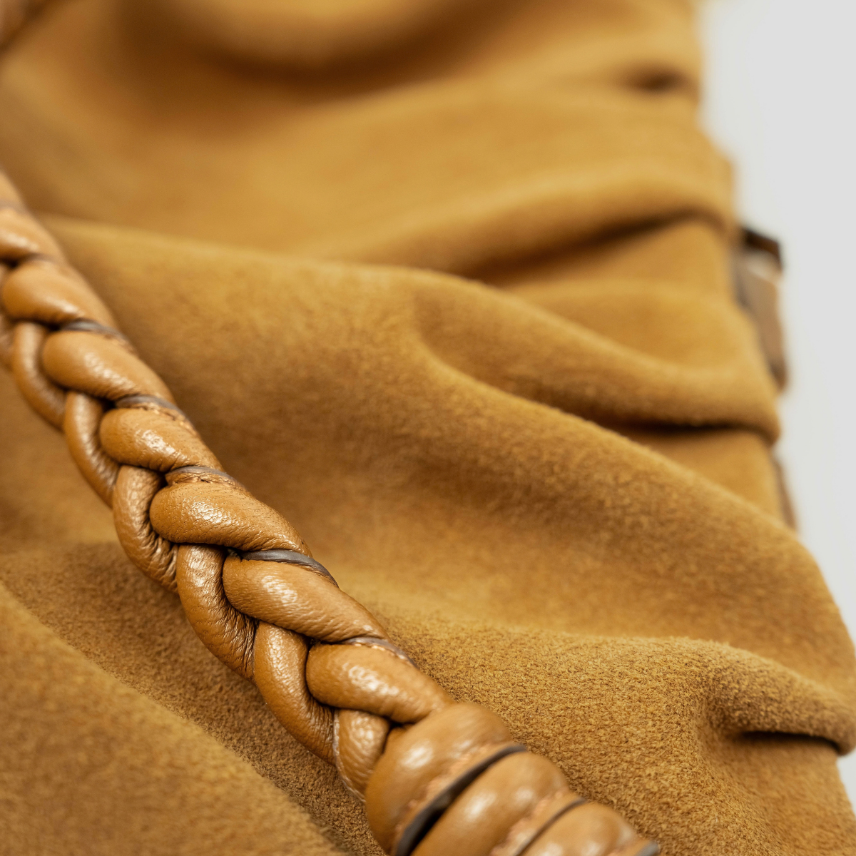 ARION CLUTCH - TAN