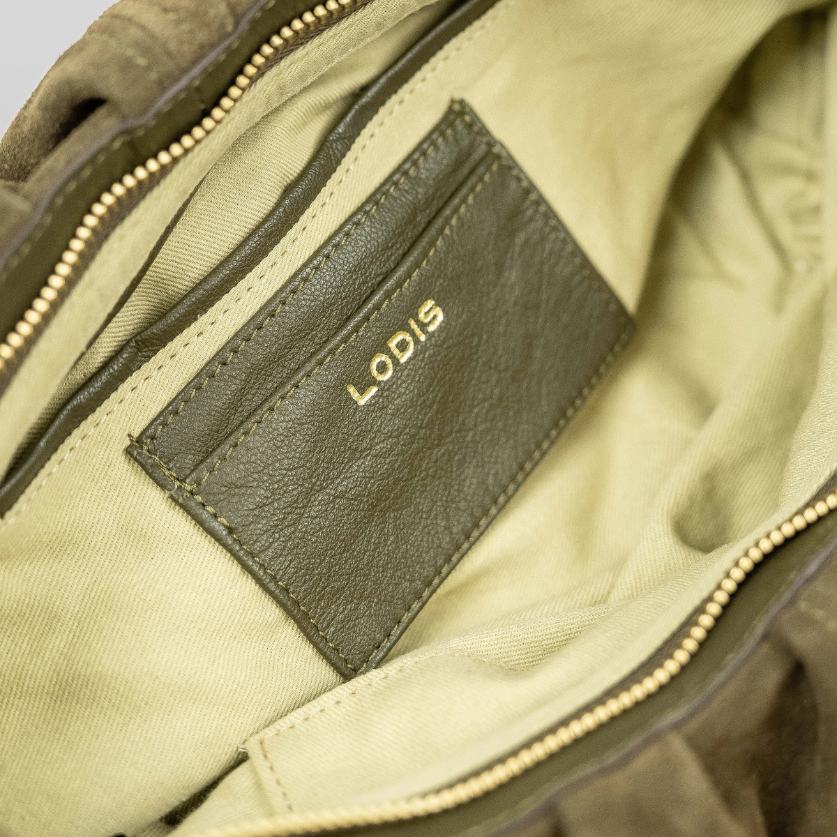 ARION CLUTCH - OLIVINE