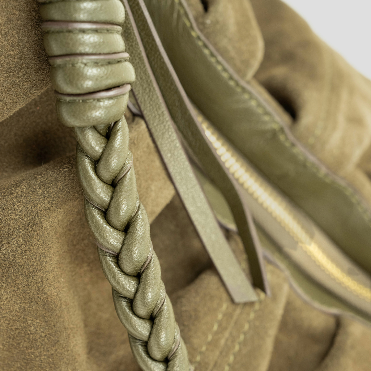 ARION CLUTCH - OLIVINE