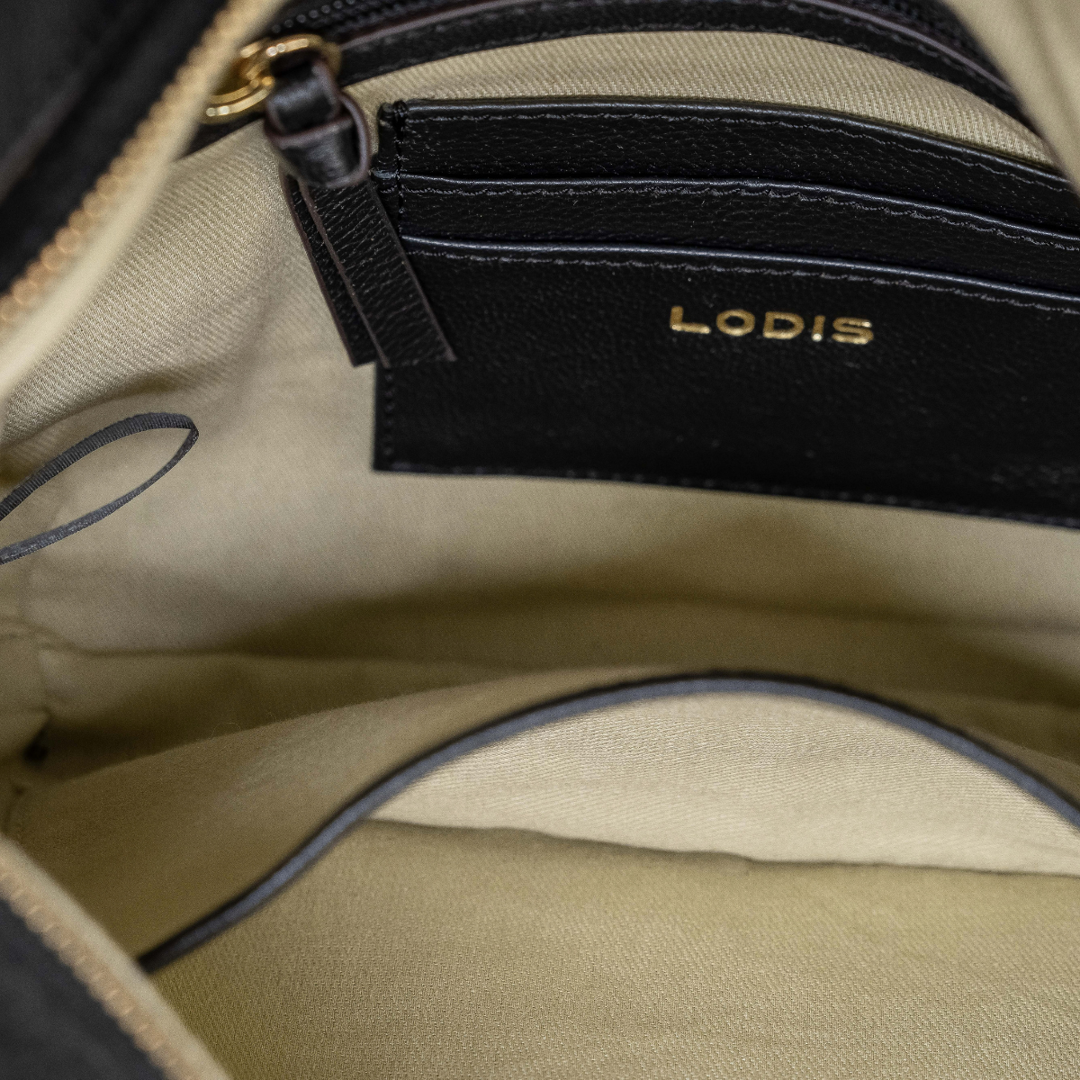 LUMOS SUEDE CROSSBODY - BLACK