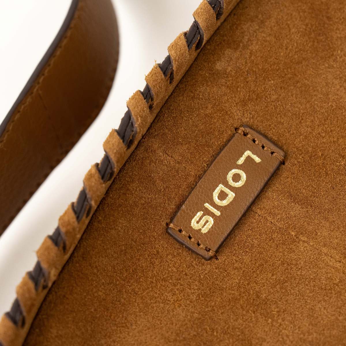 LUMOS SUEDE CROSSBODY - TAN